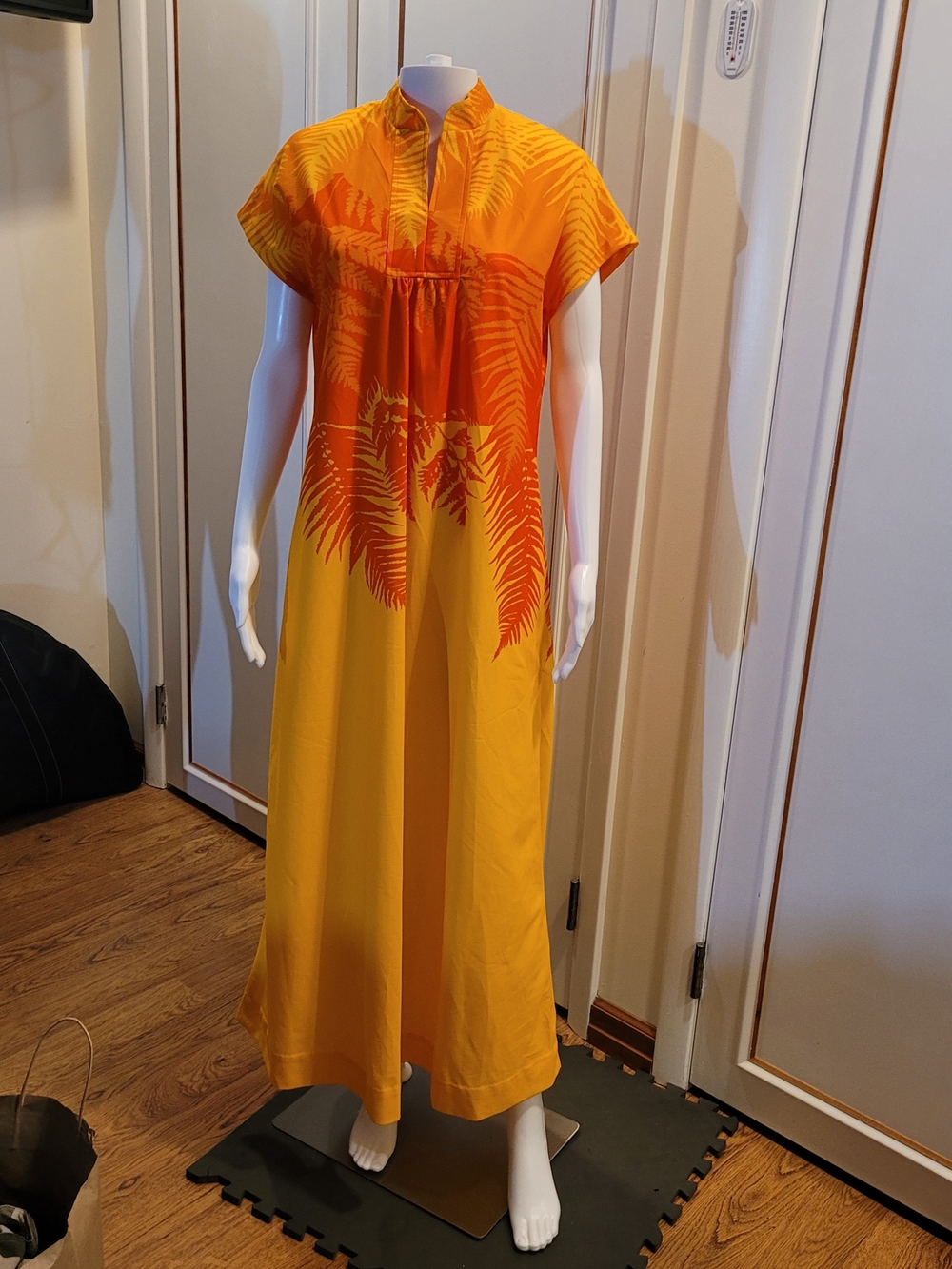 Vintage Sidan Hawaii Maxi Muumuu Dress- Size M